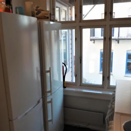 Great Apartment With Balcony Overlooking Bergen شقة برغن